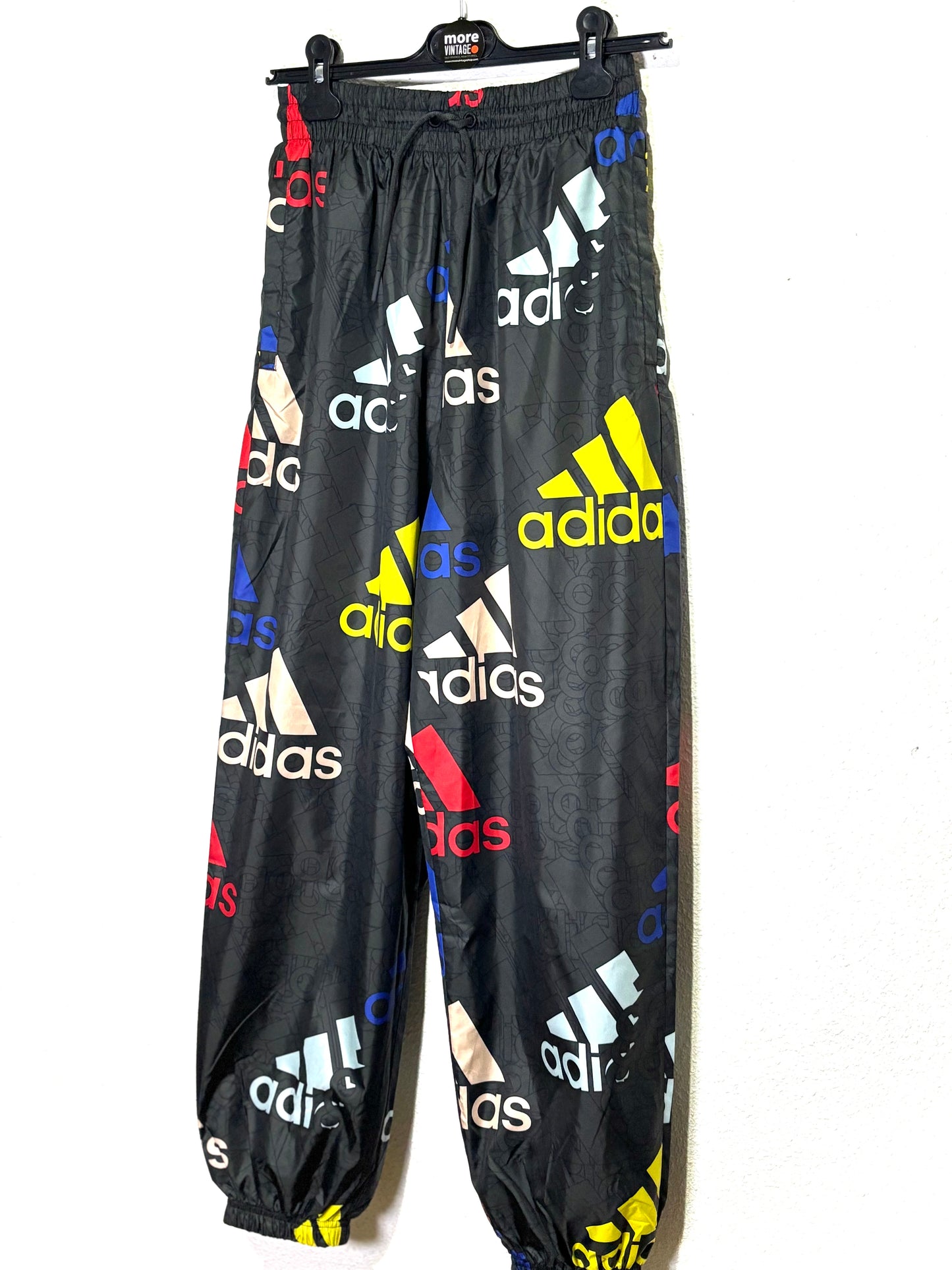 Pantalón Adidas Retro Colour’s (prenda sin usar con etiqueta)