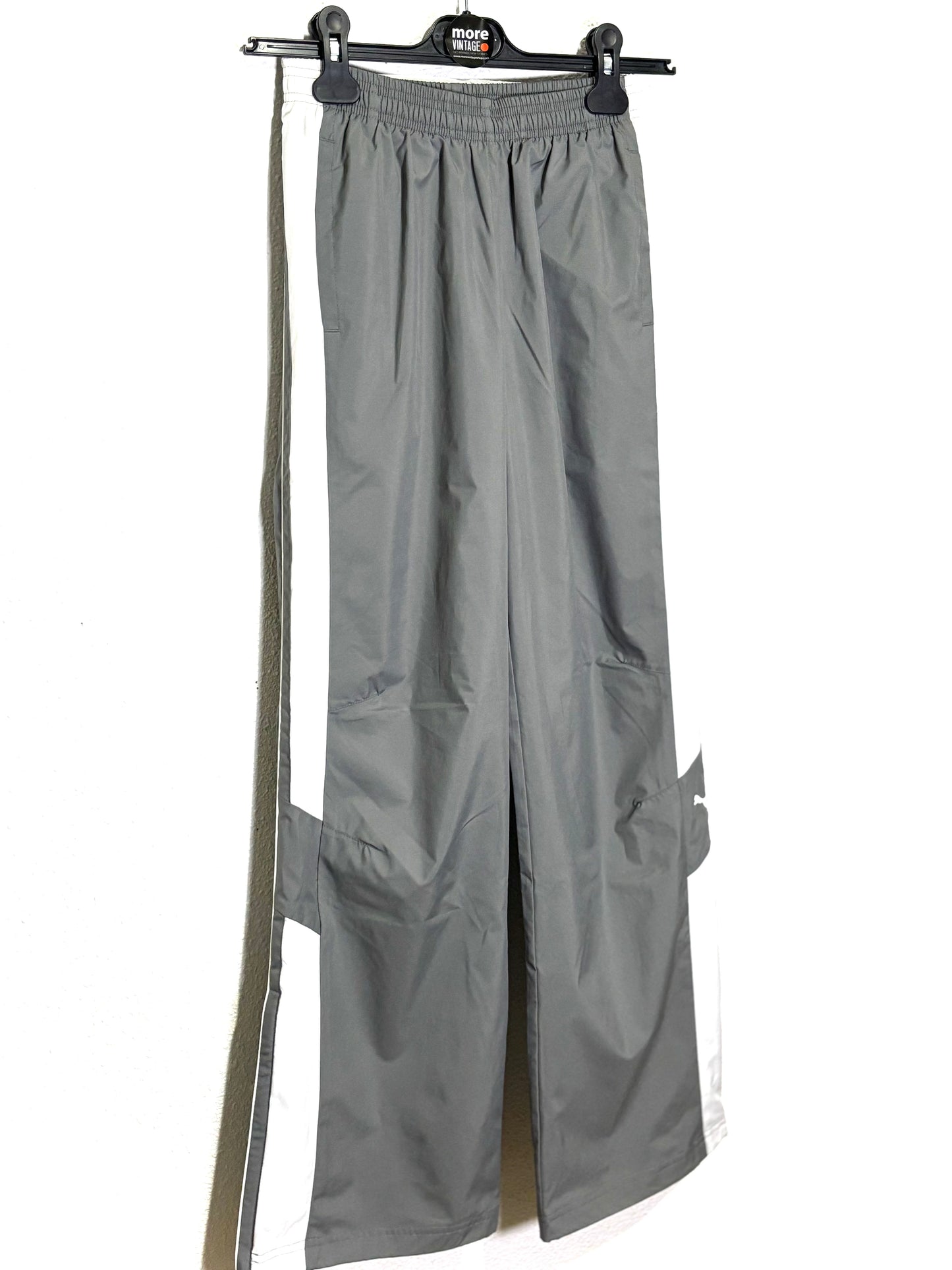 Pantalón Puma Sport Retro Grey/White (prenda sin usar)