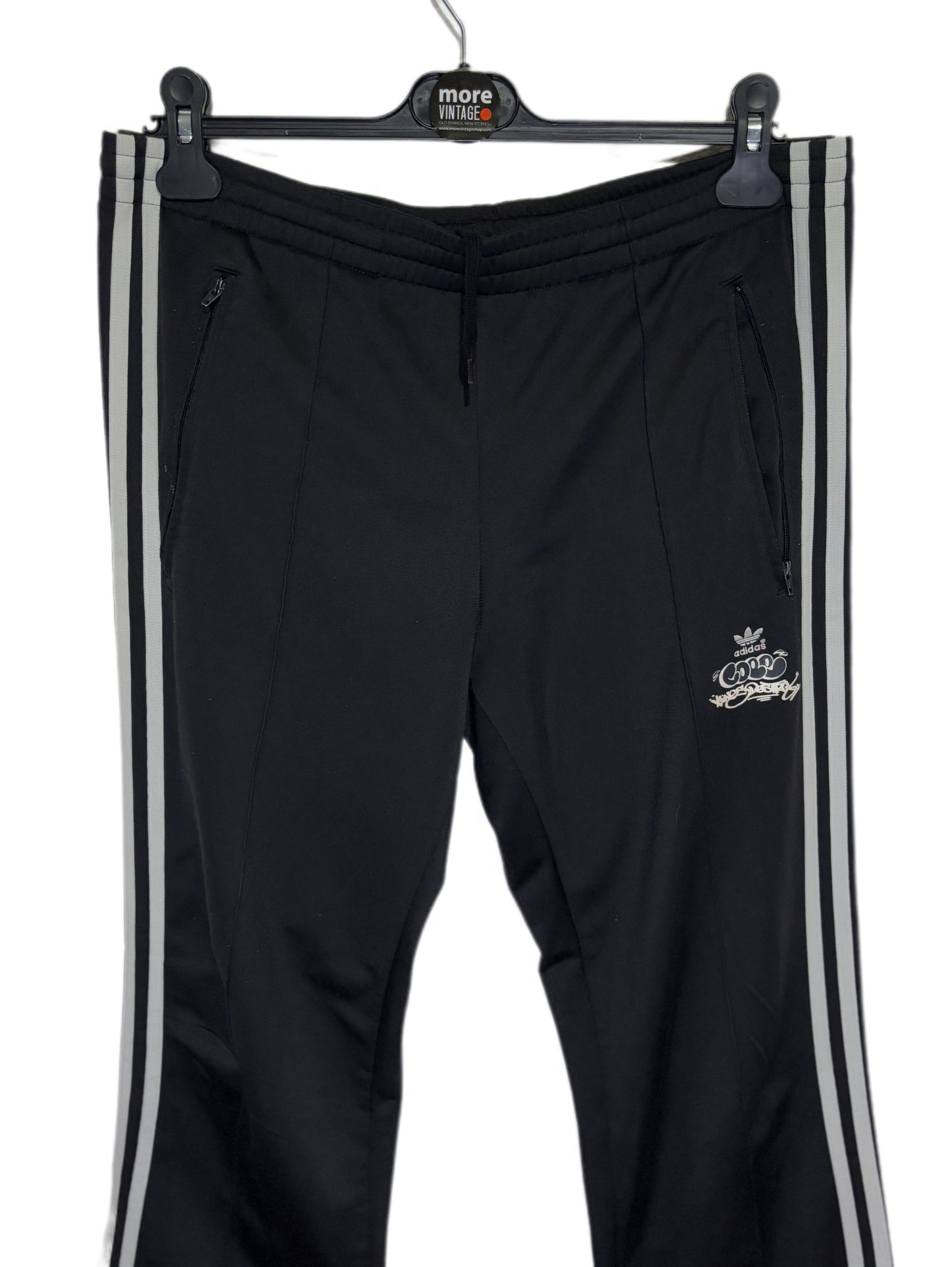 Pantalón Adidas Retro “Core” Black