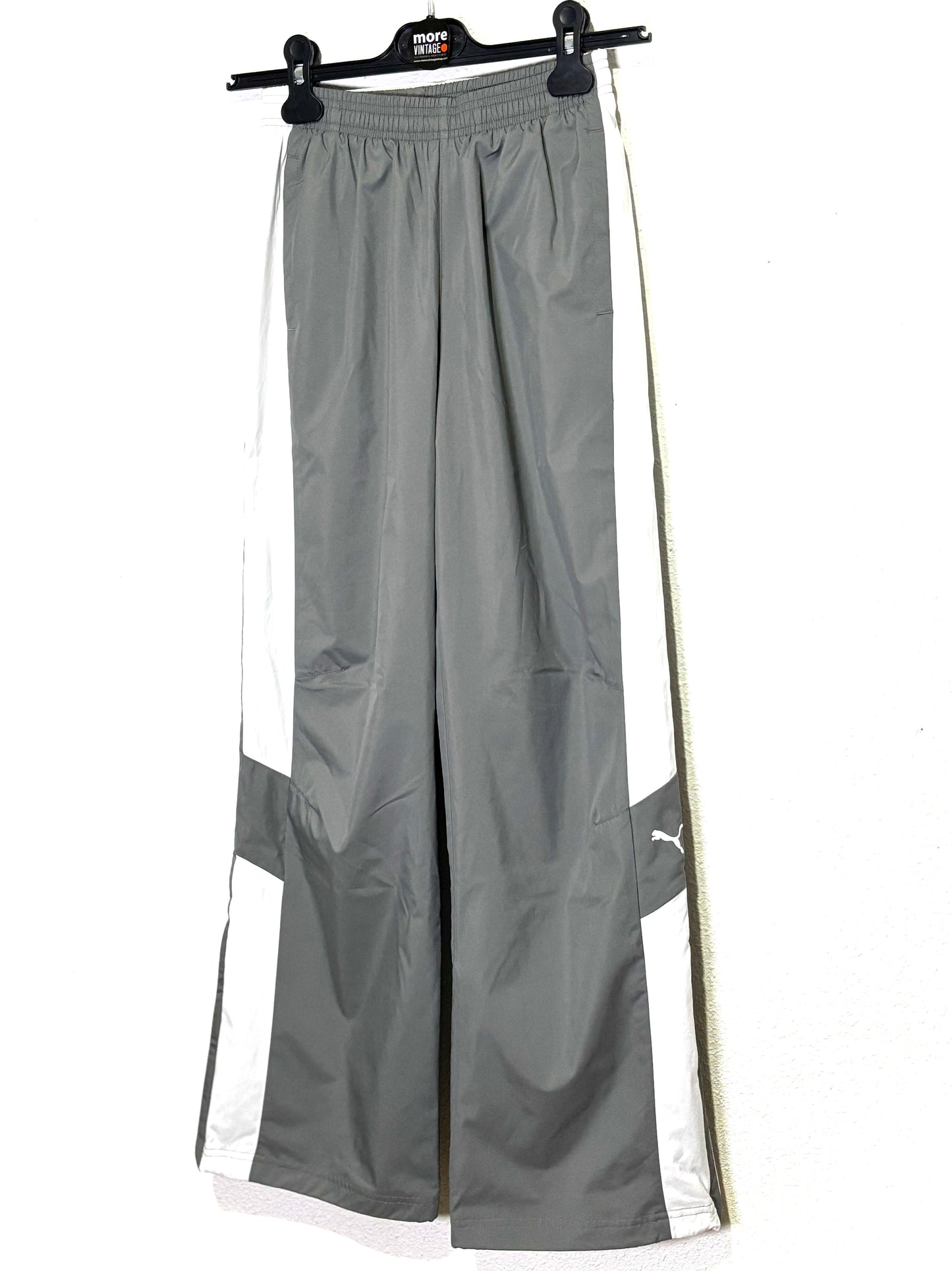 Pantalón Puma Sport Retro Grey/White (prenda sin usar)