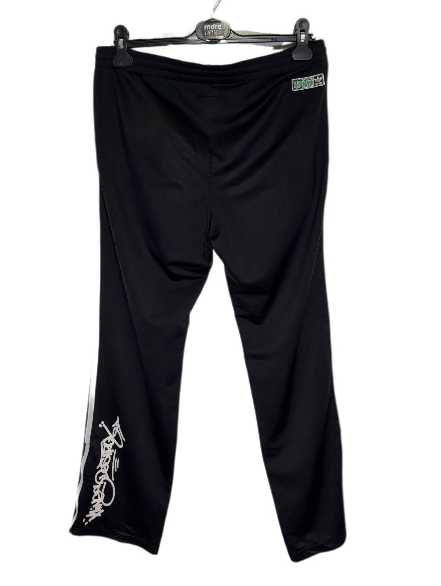 Pantalón Adidas Retro “Core” Black