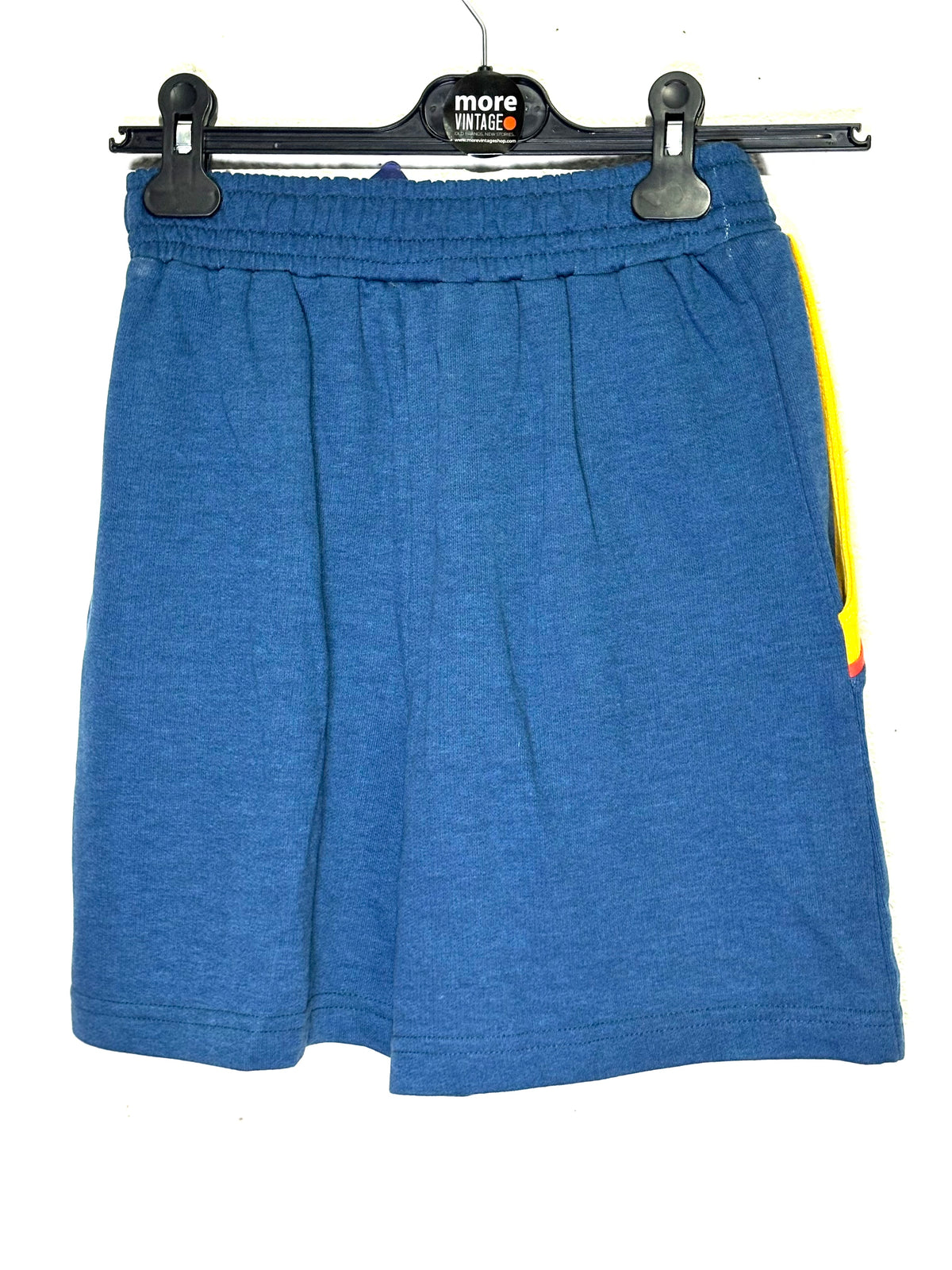 Pantalón Corto Reebok “Since 1895” (prenda sin usar con etiqueta)