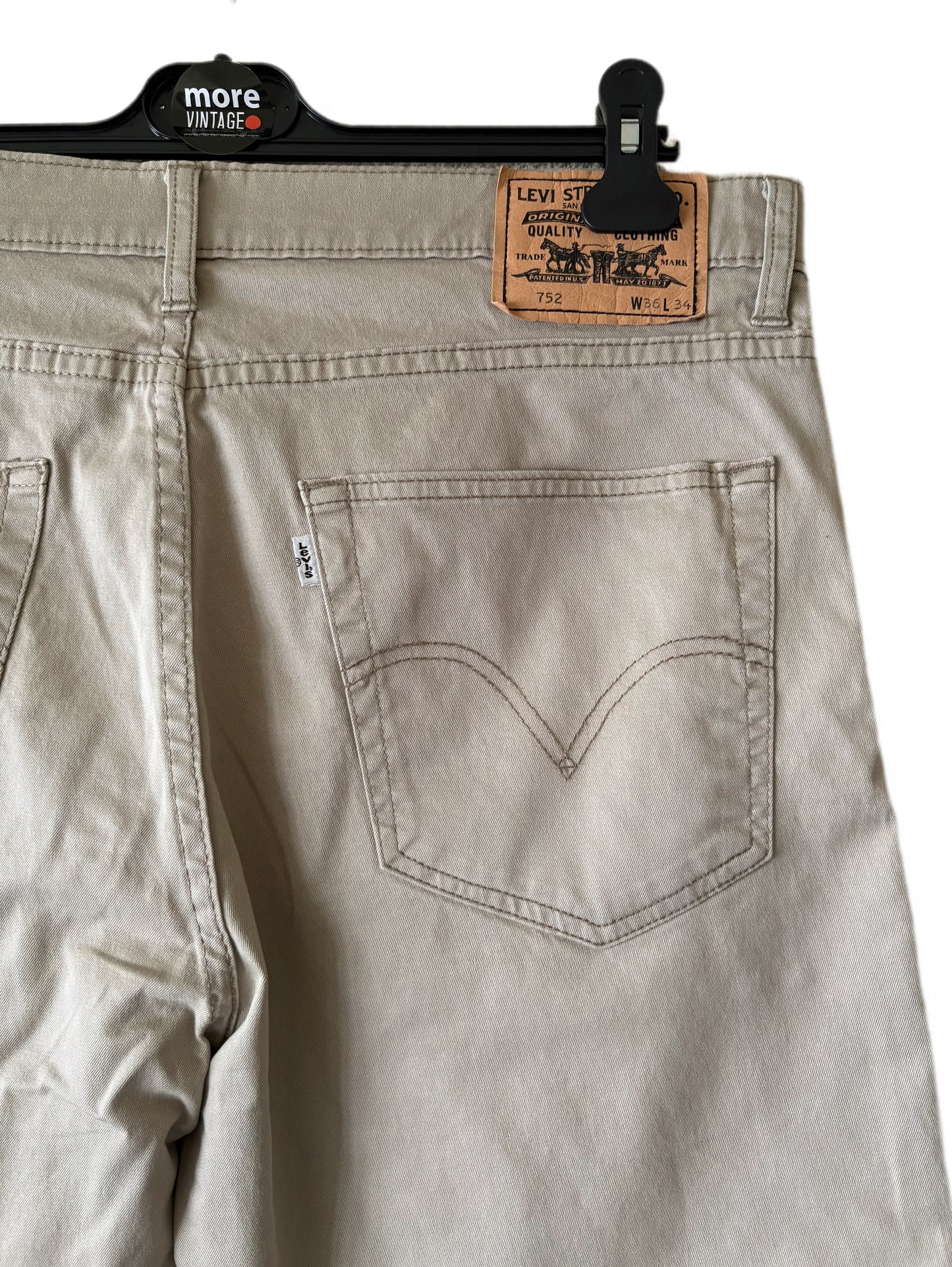 Pantalón Levi’s 752 Vintage Light Beige
