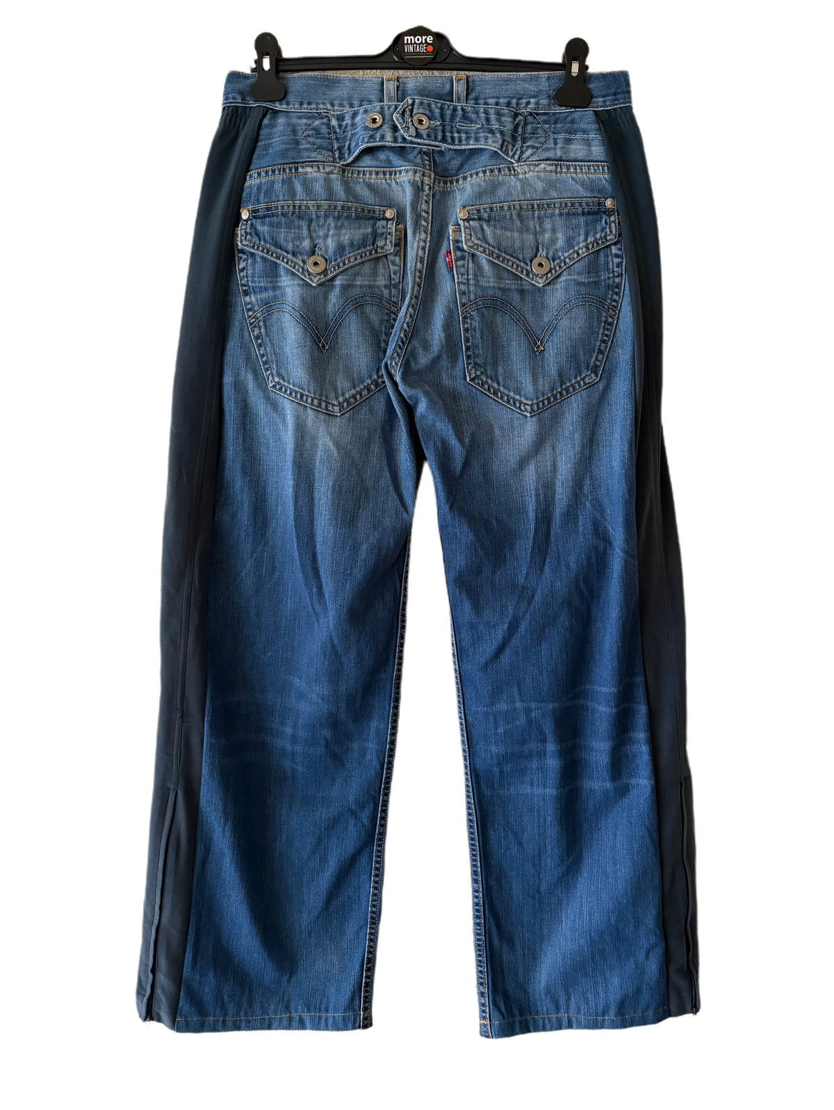 Upcycling Levi’s x Adidas | Cargo Jeans Reworked Levi’s x Adidas