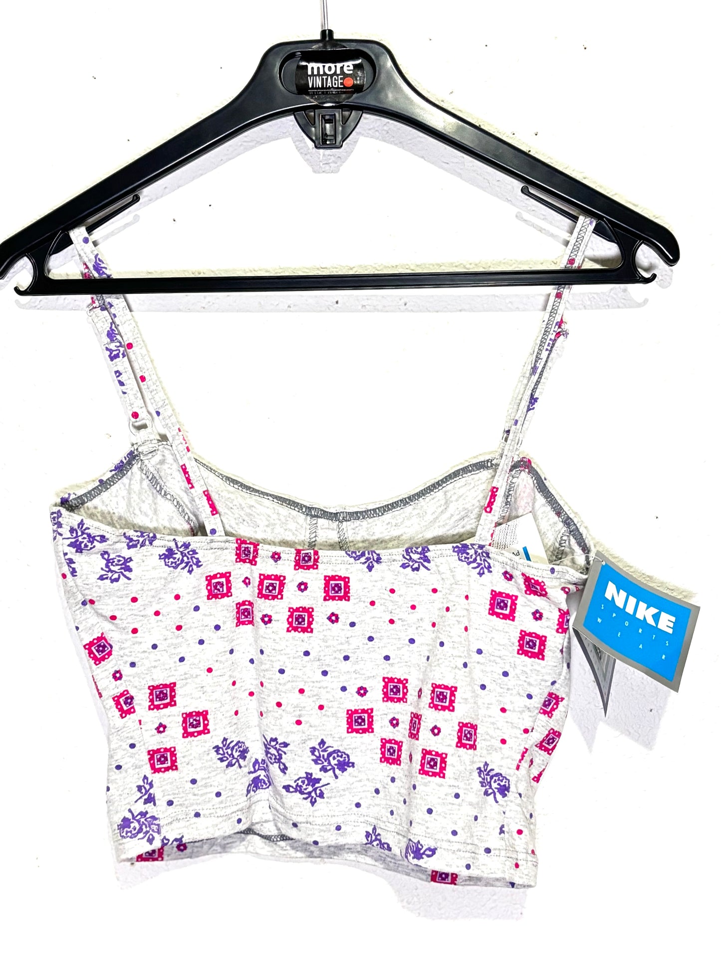 Top Nike Retro Summer (prenda sin usar con etiqueta)