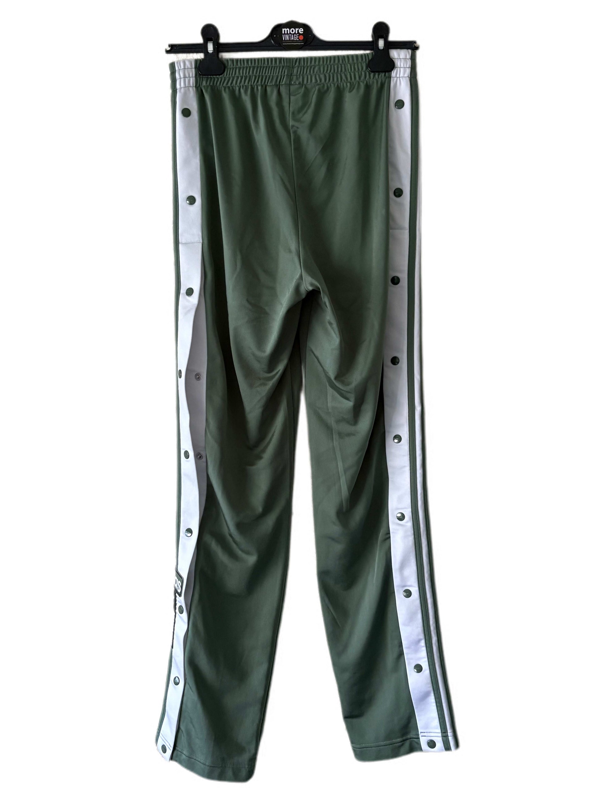 Pantalón Adidas Original “The Brand Whith The Three Stripes” Retro Army Green