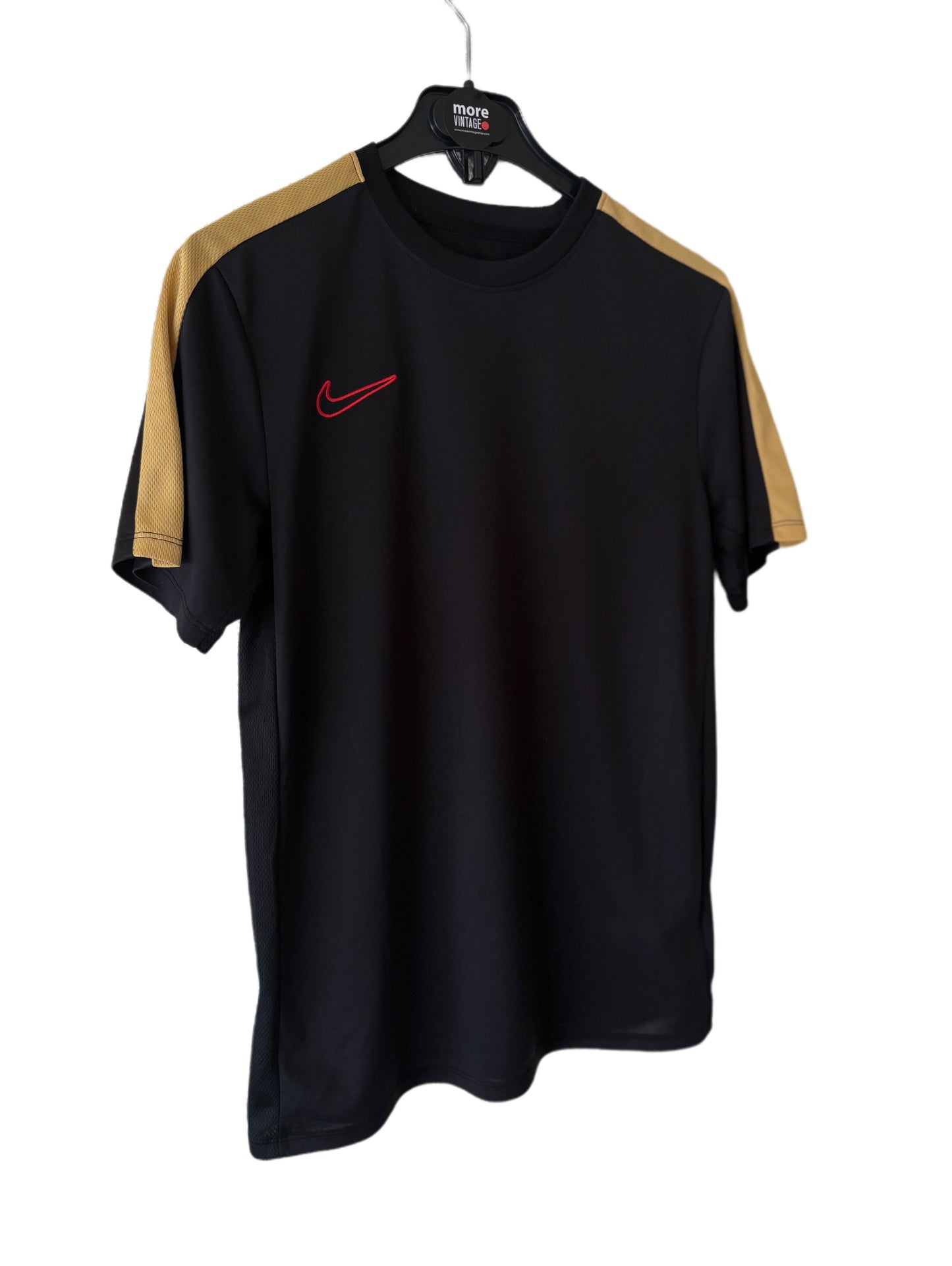 Camiseta Nike Retro Black