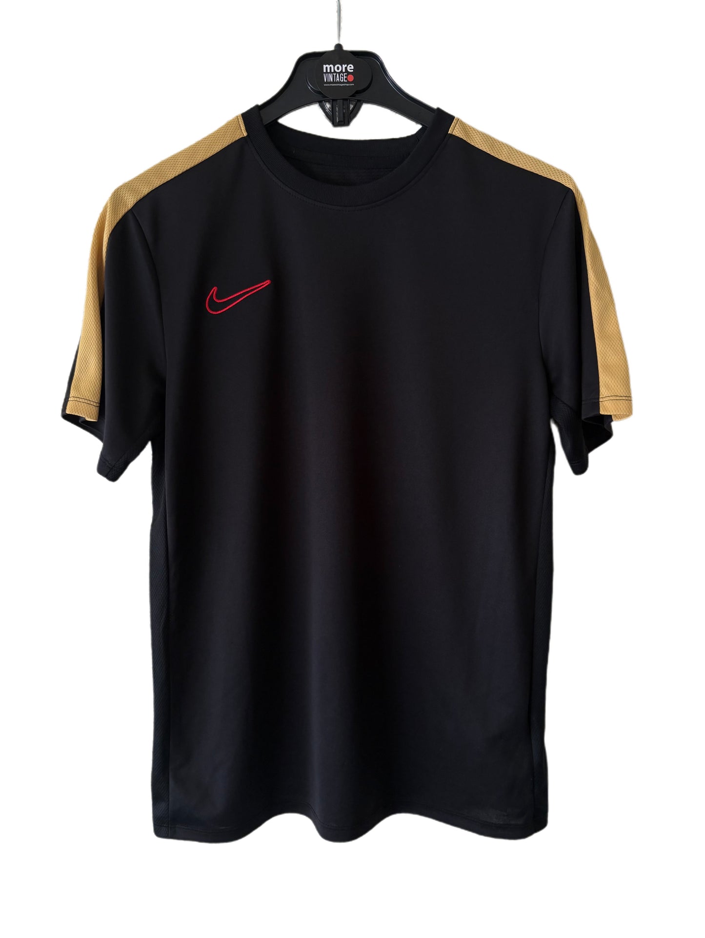 Camiseta Nike Retro Black