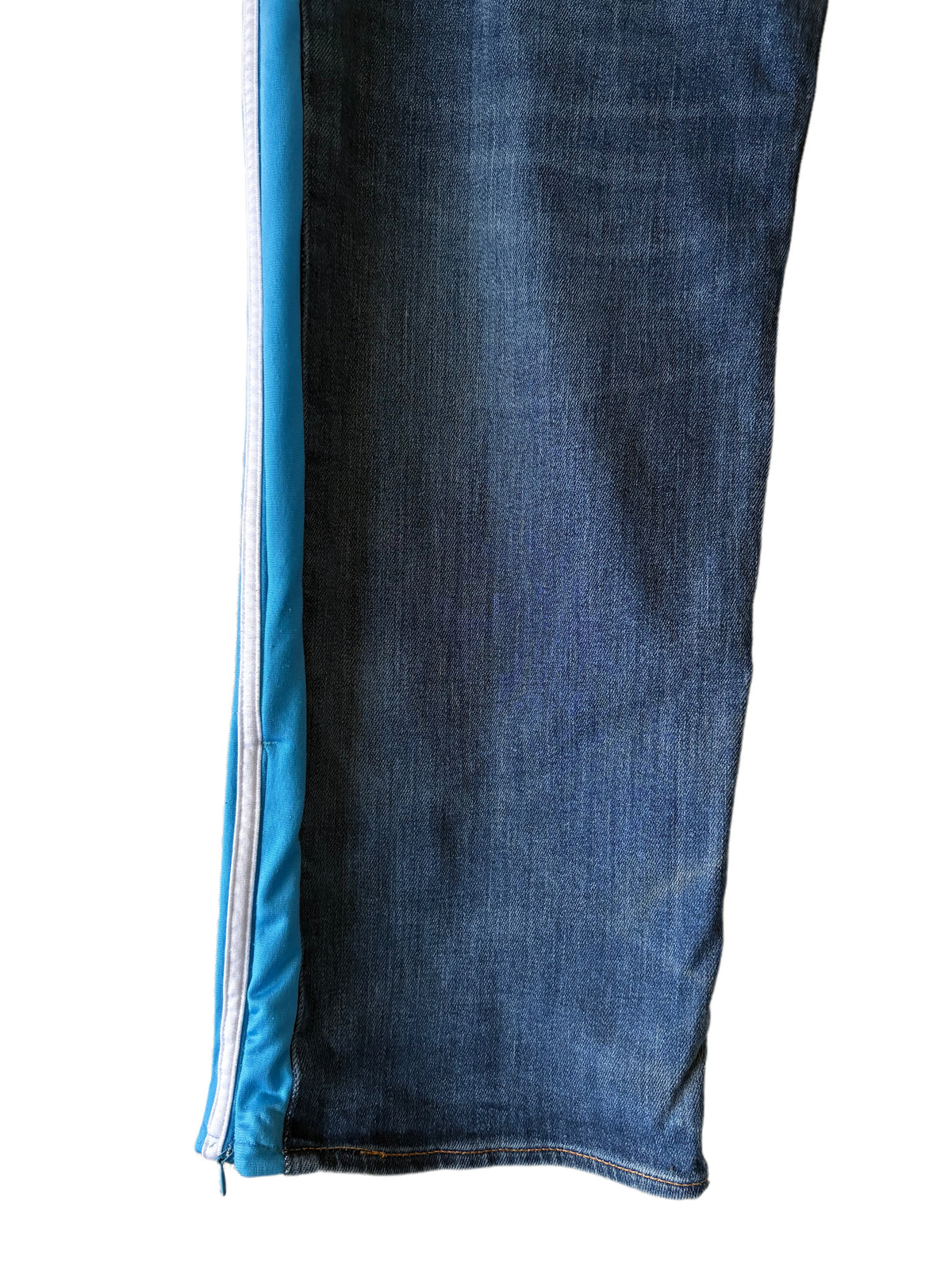 Upcycling Levi’s x Adidas | Cargo Jeans Reworked Levi’s x Adidas Originals