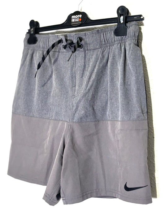 Pantalón Corto Nike Retro Grey (prenda sin usar con etiqueta)