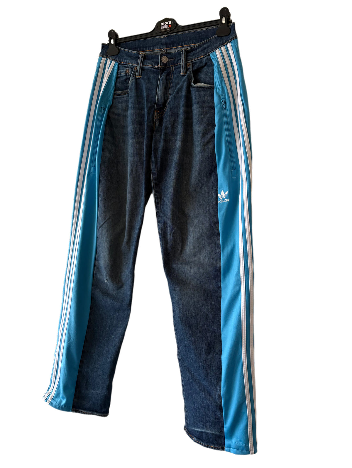 Upcycling Levi’s x Adidas | Cargo Jeans Reworked Levi’s x Adidas Originals