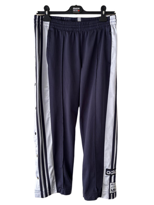Pantalón Adidas Retro Grey “The Brand Whit The Three Stripes”