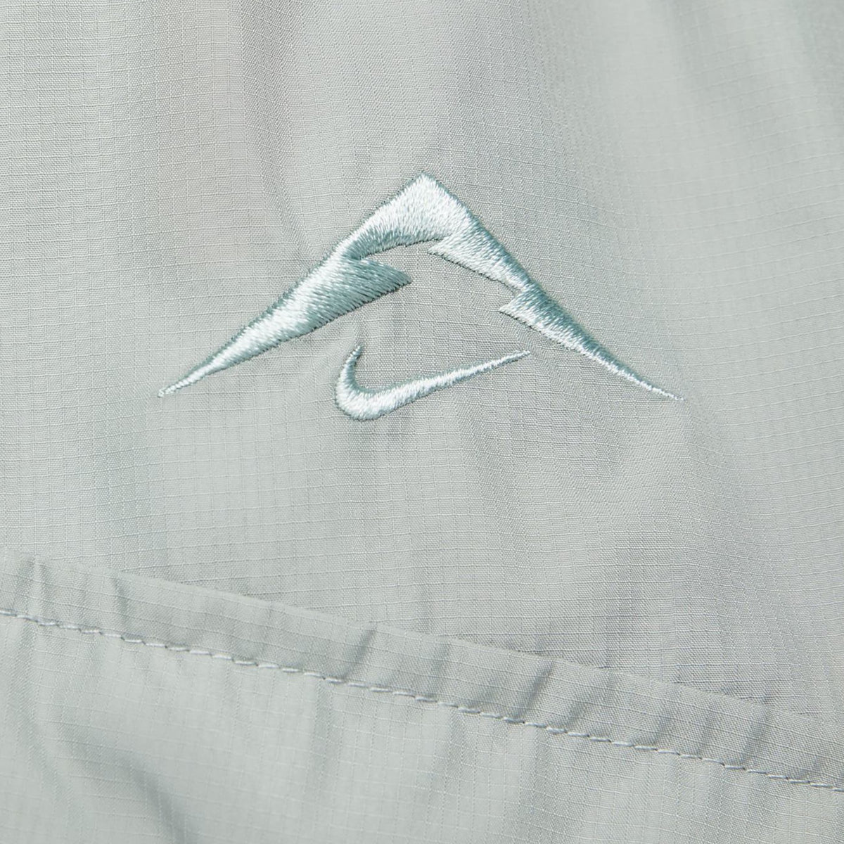 Pantalón Nike Trail Repel Women’s mineral/mica green.